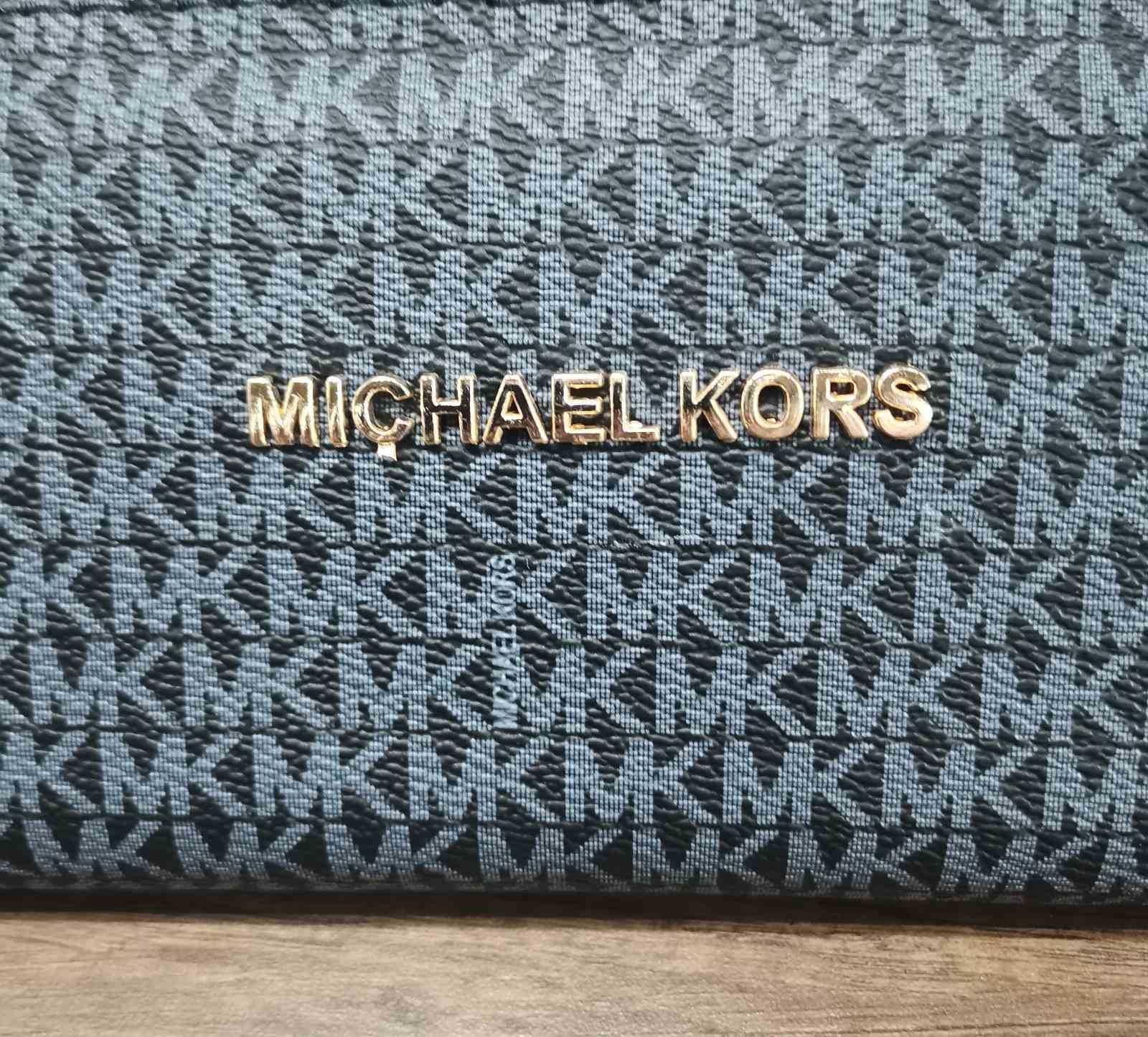 Дамски портфейл Michael kors