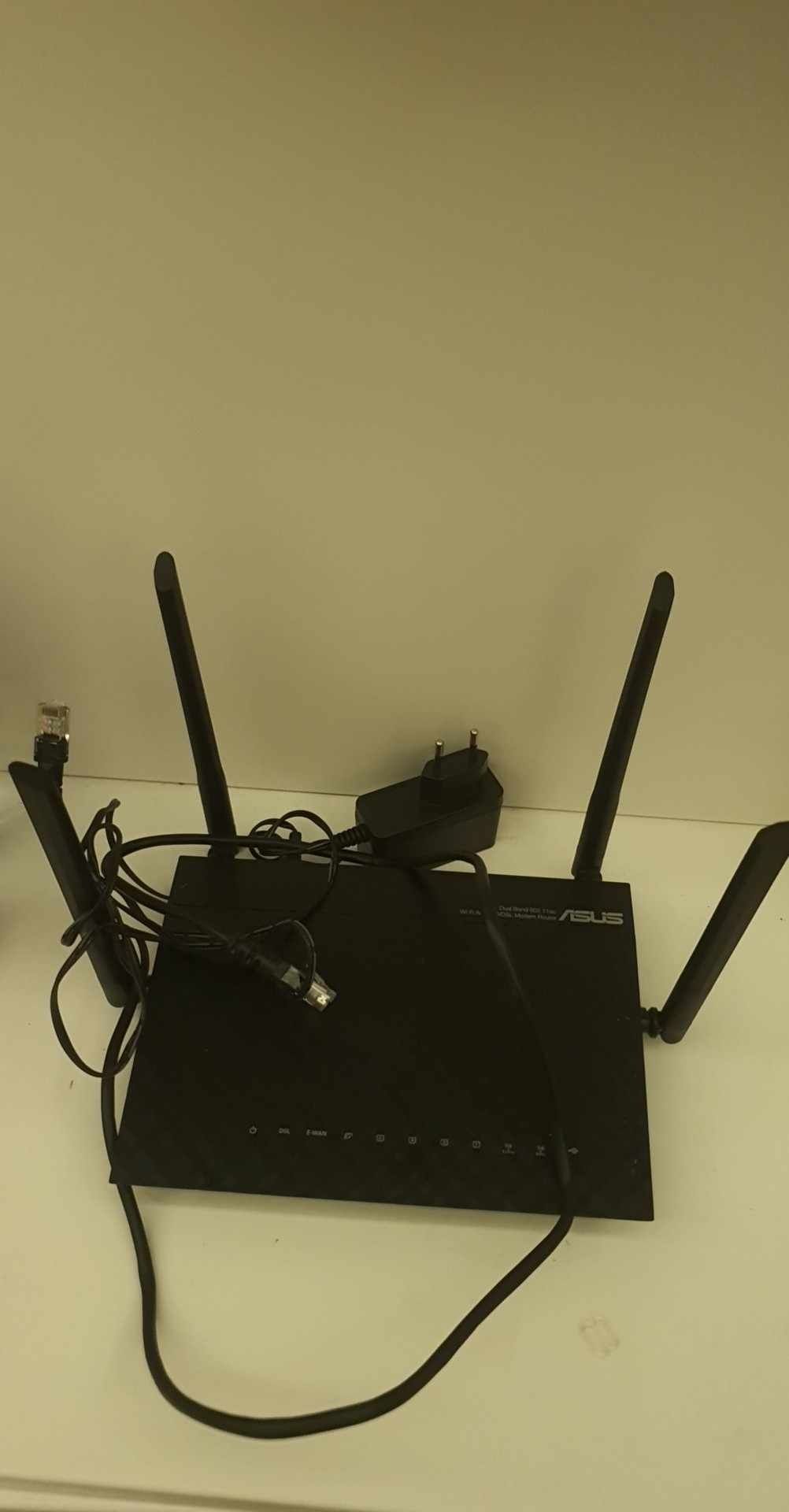 Wifi router Asus DSL AC55U , домашен рутер рутер