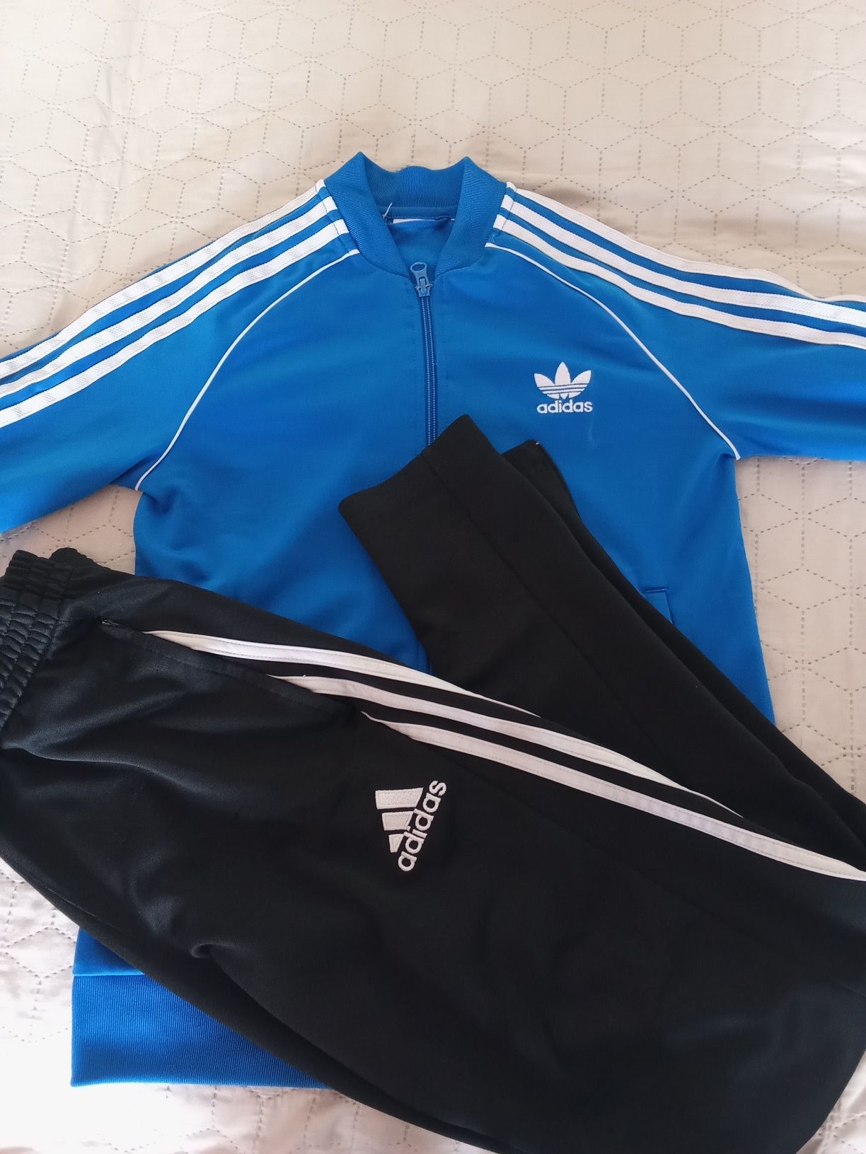 Adidas оригинален ,размер S