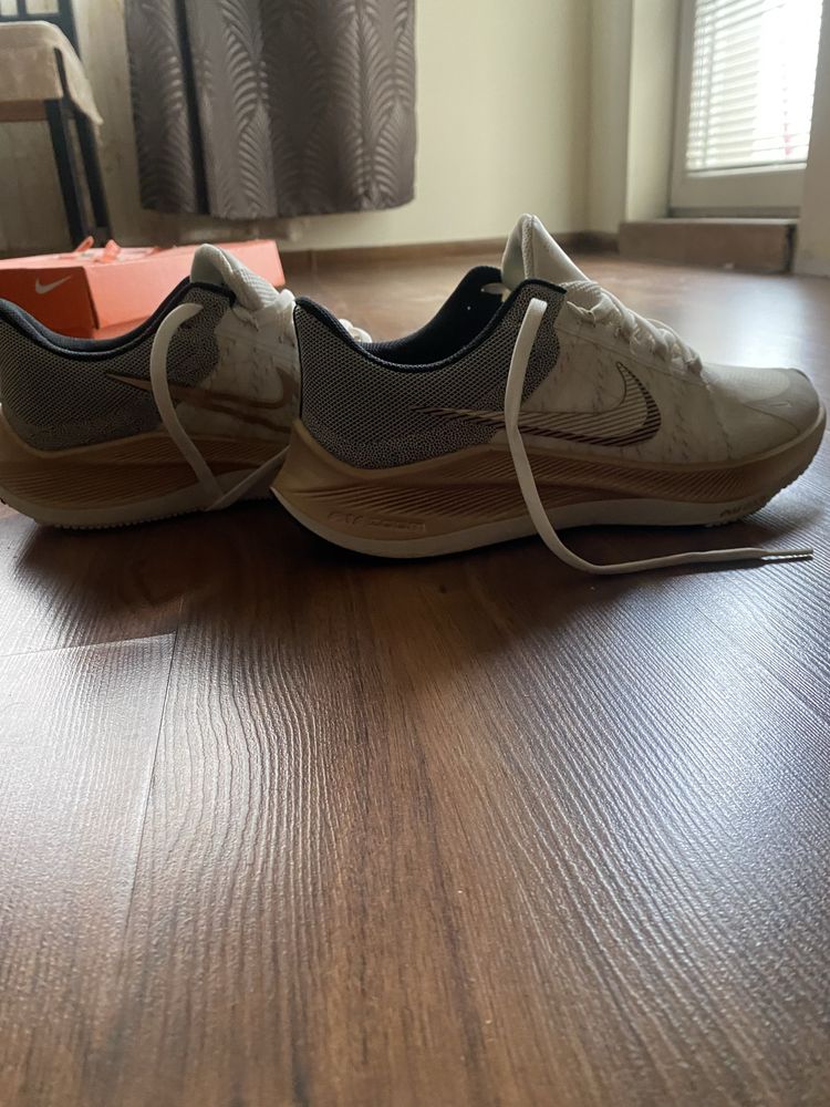 Маратонки Nike Zoom Winflo 8 Premium