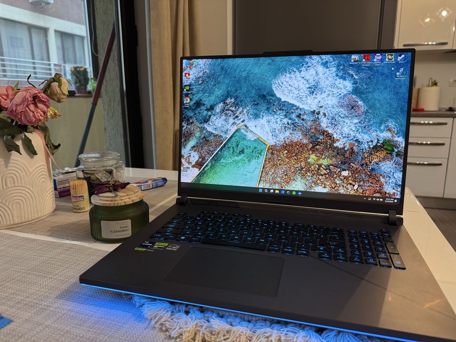 ASUS ROG Strix G18 (2024) – i9 / RTX 4070 / 32GB / 2TB / 240Hz