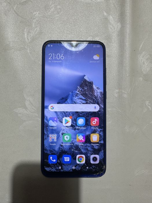 Продам смартфон Redmi note 8