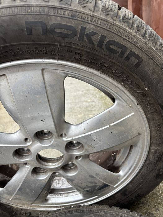 Продавам зимни гуми с джанти