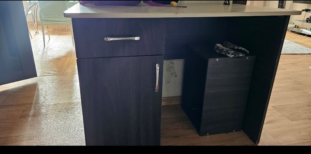Продам стол письменный