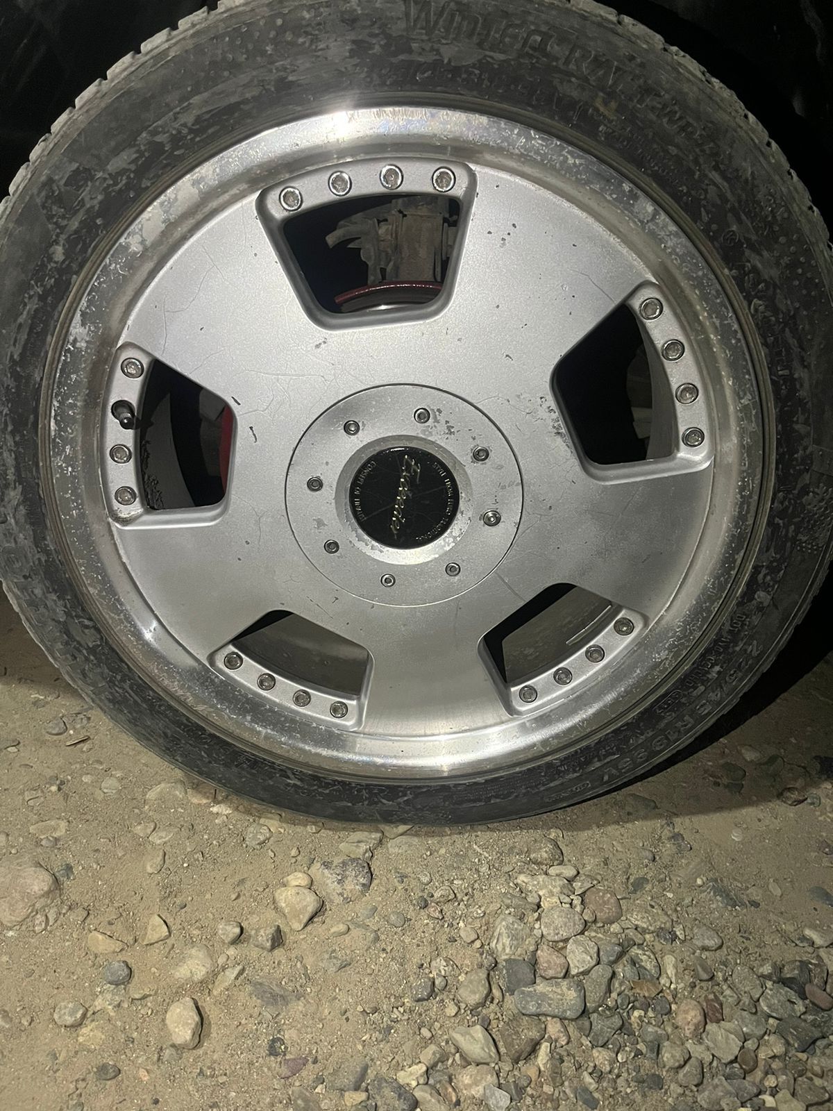 Диски R18 стоит на