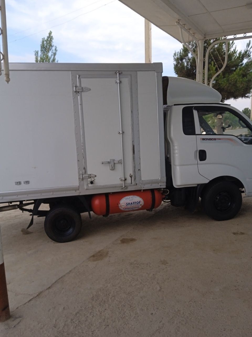 Kia bongo 1tonnalik