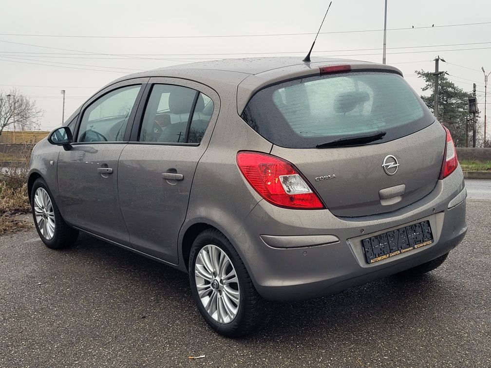 Opel Corsa Ecoflex Cosmo 1.2 + GPL 2013 Posibilitate rate