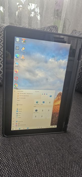 Laptop 2 in 1 Lenovo Yoga i5 cu touchscreen win 10 ssd Tester auto