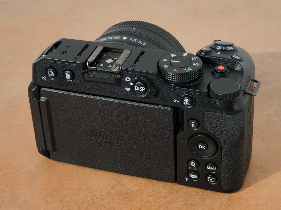 Nikon Z30 + обектив Nikon Z DX 16-50mm VR комплект