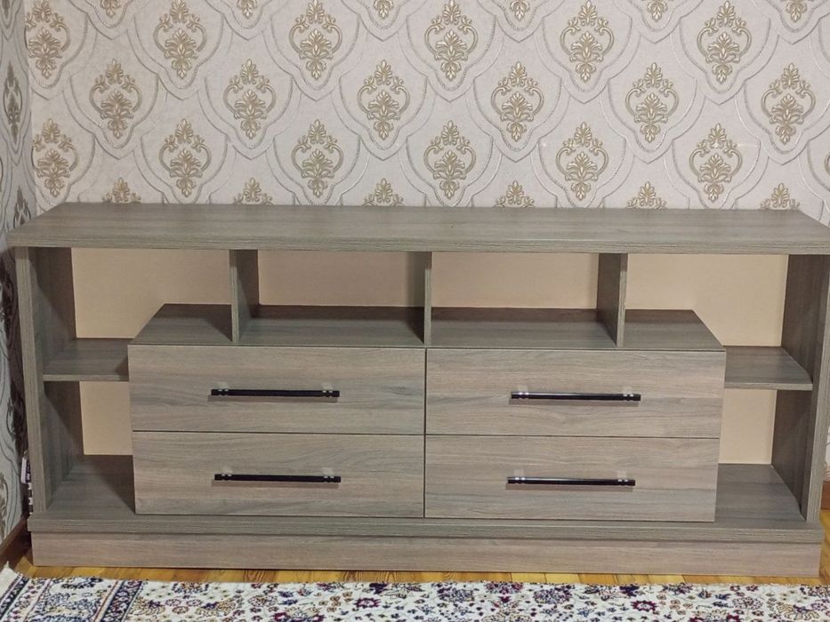 Мебель для зала тумбочка и шкаф