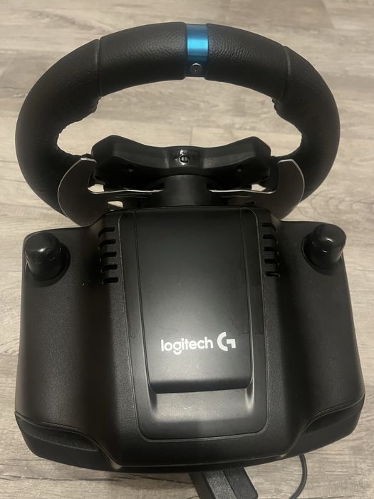 Продавам волан Logitech G29 с педали