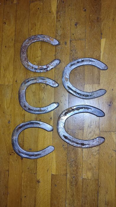 Potcoave metal vechi