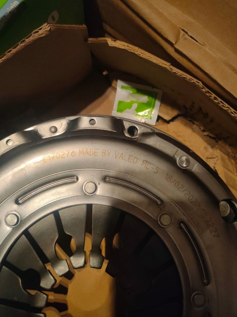 Ambreiaj cu volanta masa dubla Ford Focus Fiesta Mondeo Kuga 837440