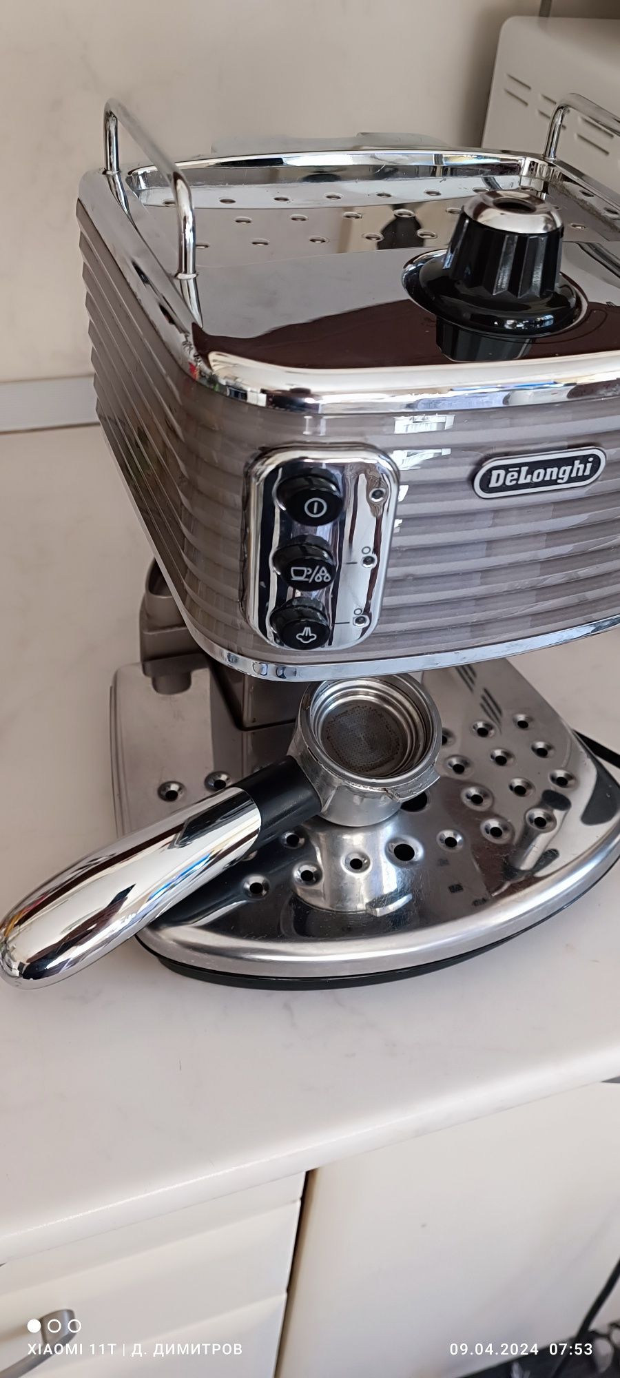 DeLonghi кафе машина!