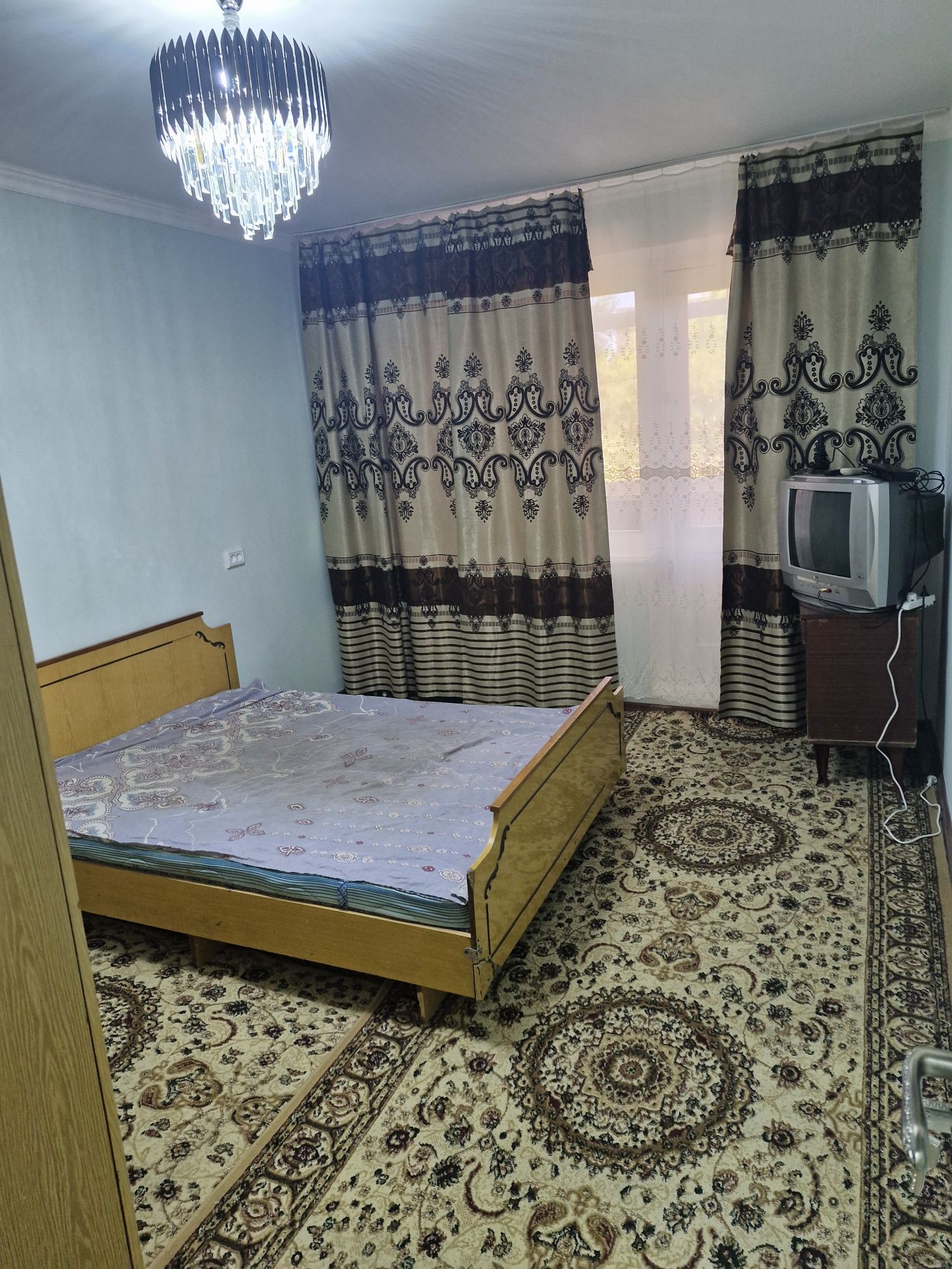 Бухоро шахарнинг марказидан,Квартира ижарага берилади. Оилага ёки студ