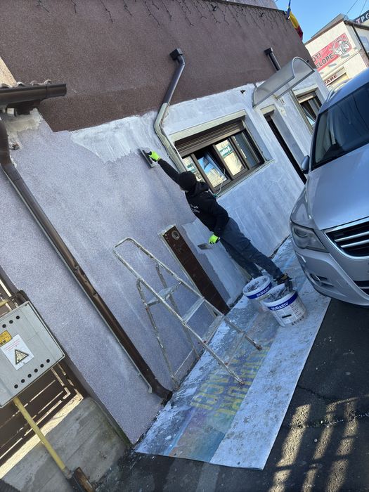 Firma de Alpinisti utilitari executam izolatii exterioare cu polistire