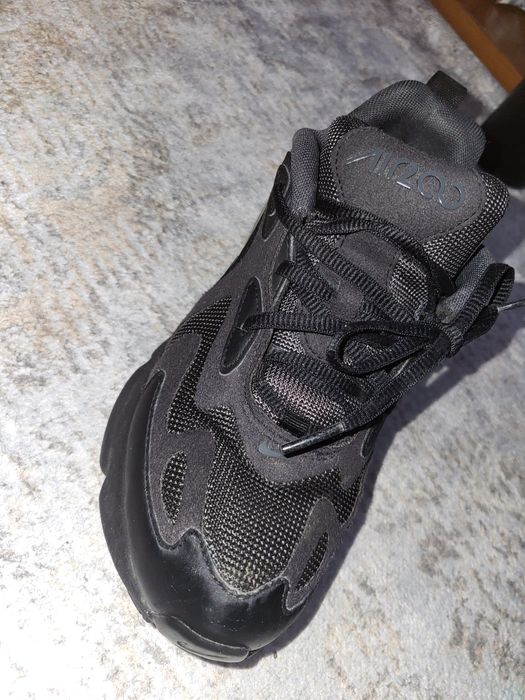 Vind adidași Nike air max 200 ca noi  1 ,2 purtați număr 36 universali