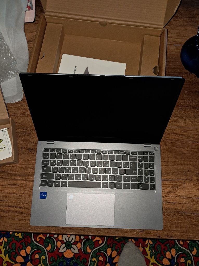 Hanson laptop 15.6 TRX HS notebook sotiladi. Narxi kelishtiriladi