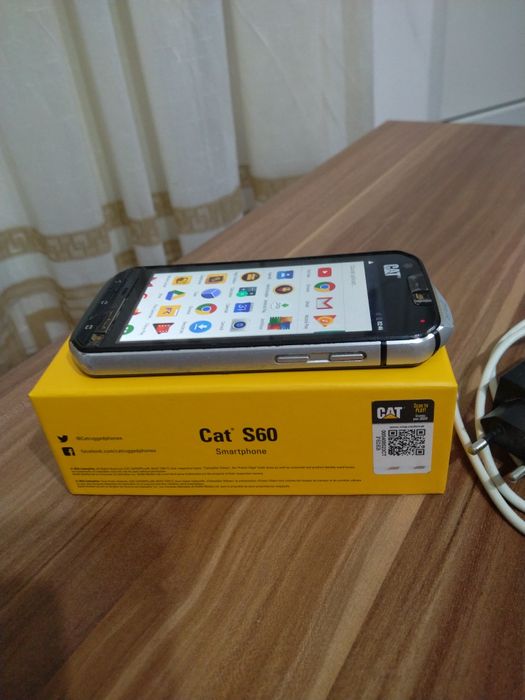 Vând telefon CAT S60