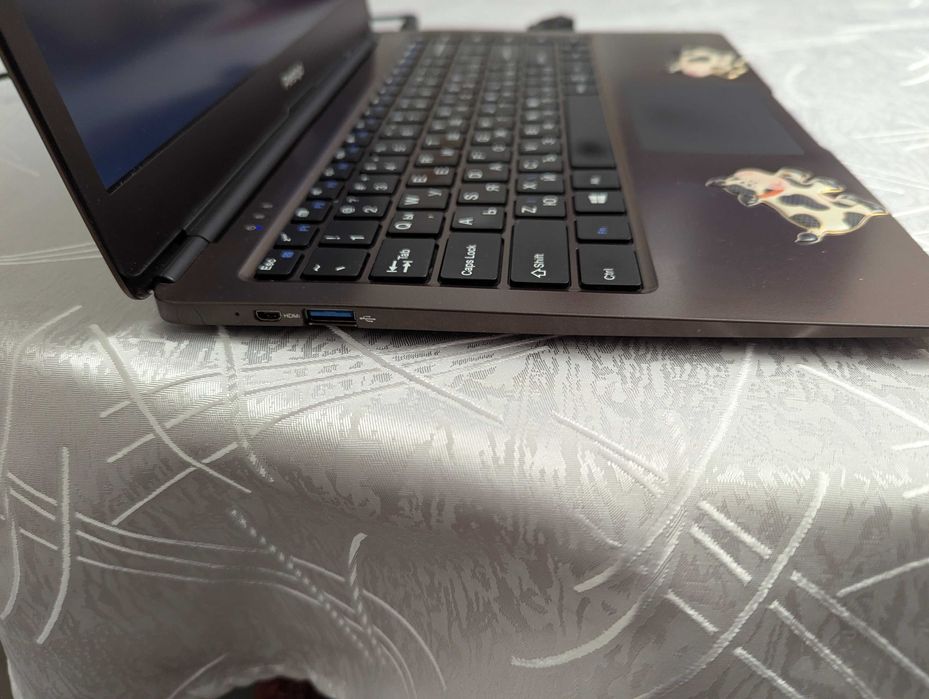 Лаптоп Prestigio Smartbook 133S (1080p FULL HD дисплей с добавено SSD)