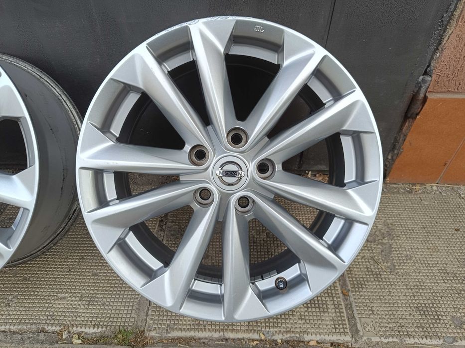 ОРИГИНАЛНИ джанти с датчици  17 ' 5x114,3 Нисан / NISSAN ЕТ40 7J 66,1