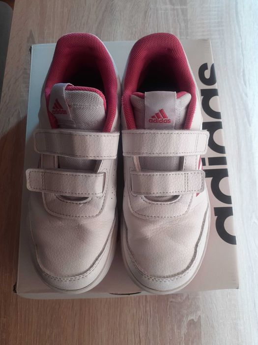 Маратонки ADIDAS номер 34