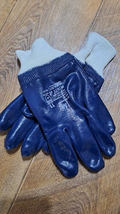 Перчатки с нитроловым покрытием