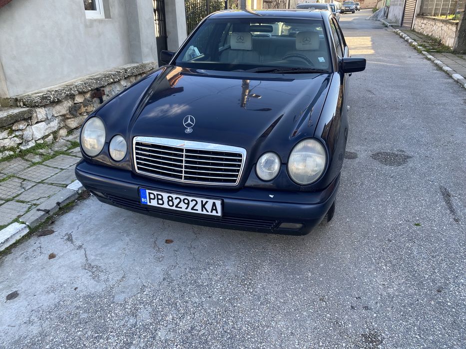 Mercedes E200 бензин-газ