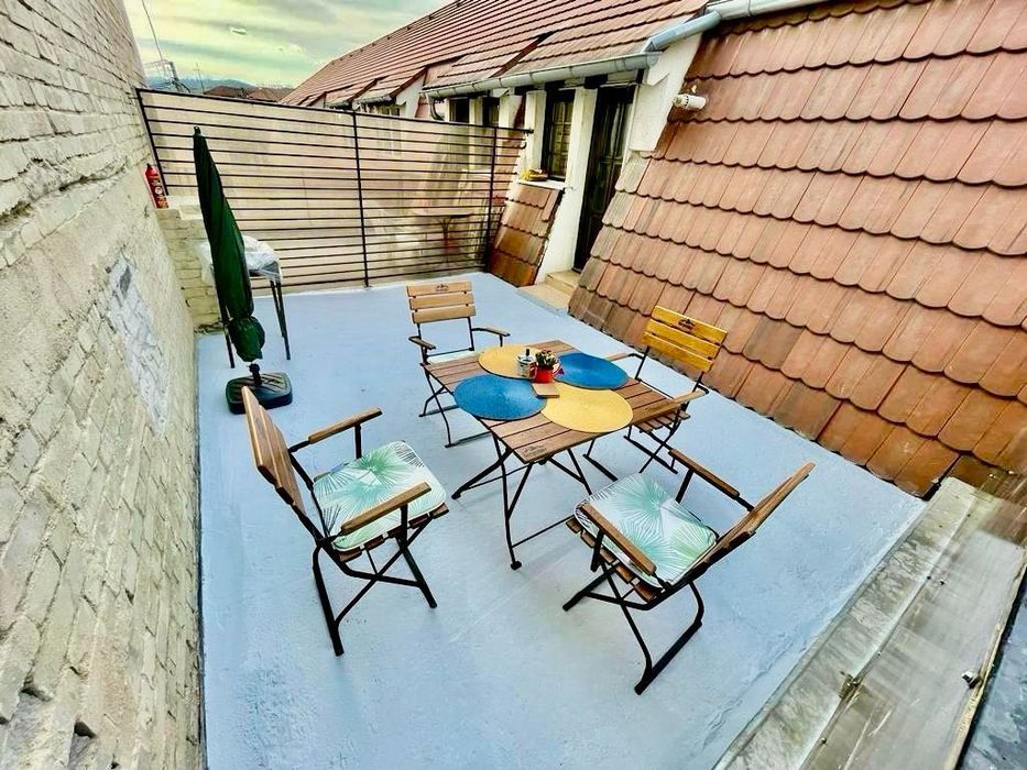 3 camere – Central – Terasă 15 m² – Parcare inclusă