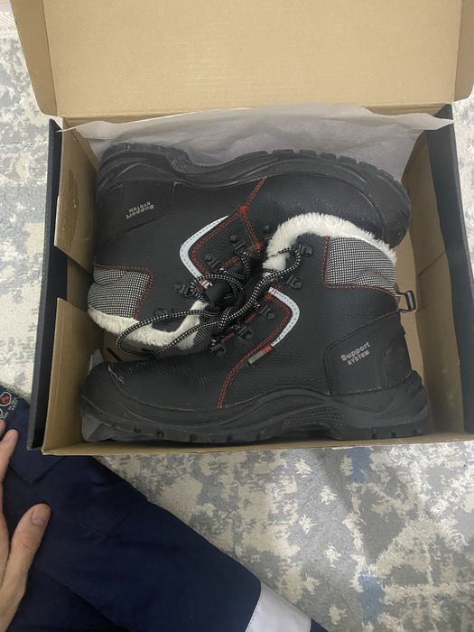 Рабочая спец обувь почти новая