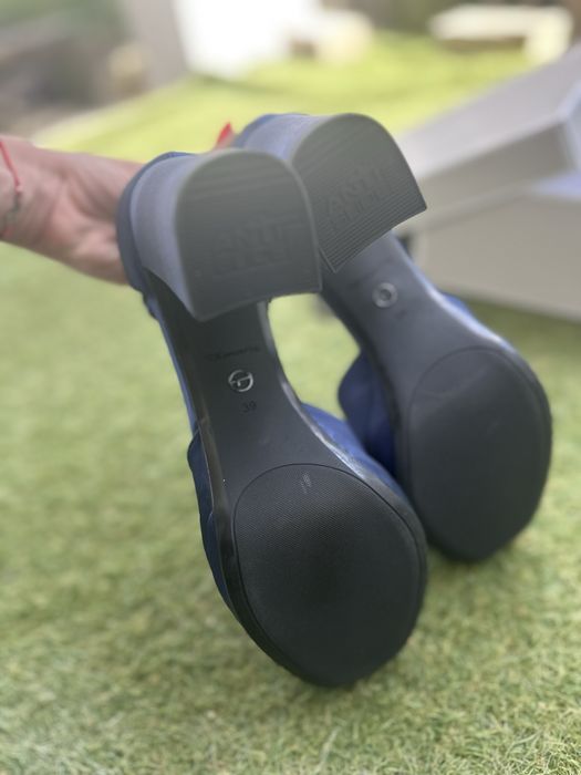 Чисто нови официални обувки на ток Tamaris