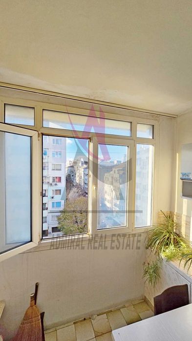 Атрактивна Цена и Локация! Четиристаен- Червен Площад