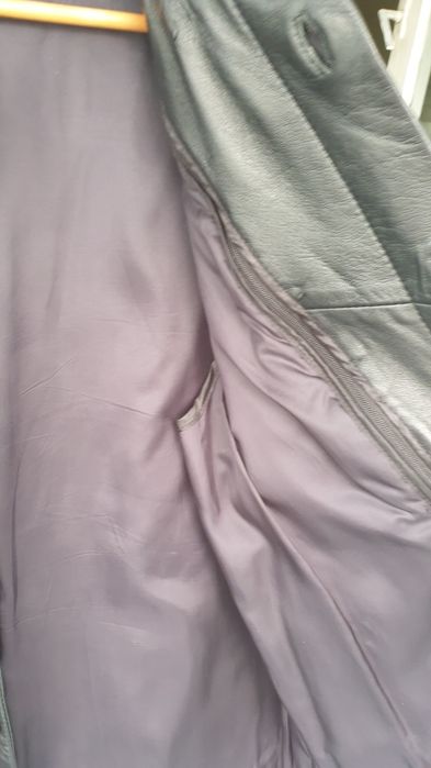 Vand haina barbateasca piele