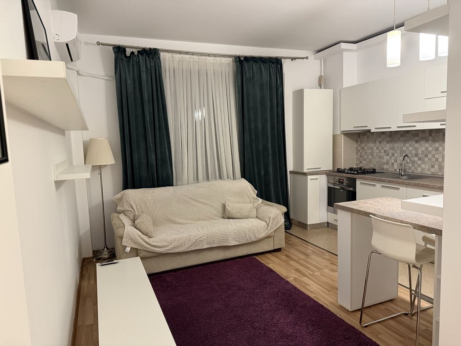 Garsoniera tip studio 47 mp in Damaroaia de inchiriat