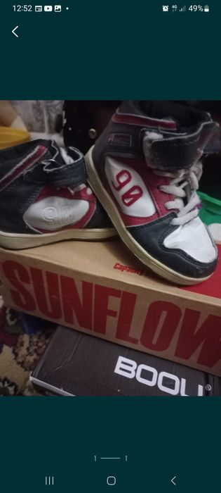 Кроссовки для мальчика и девочки