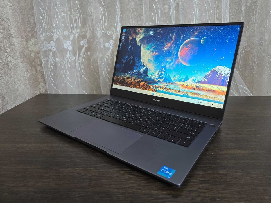 Huawei MateBook D14 / ноутбук в отличном состоянии i3