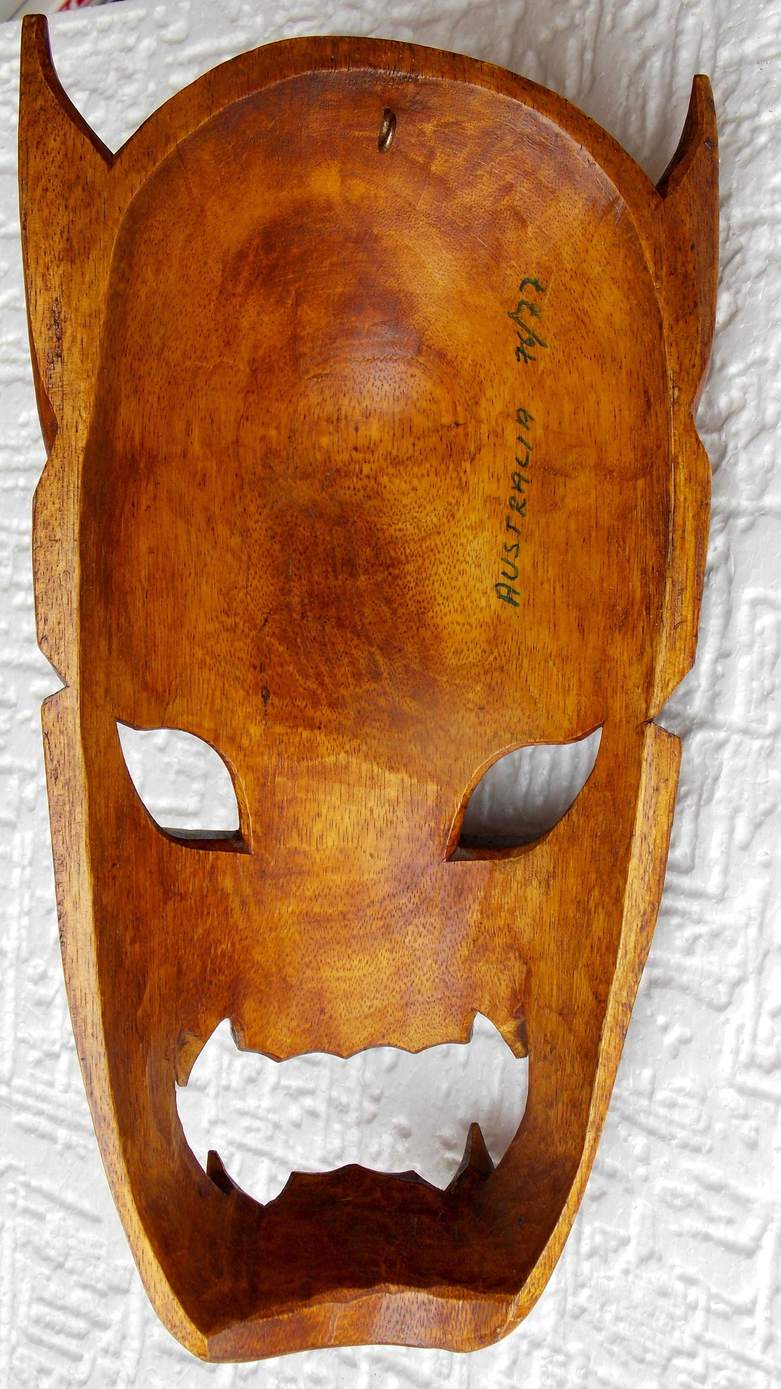 statueta masca unicat,sculptura lemn,provenienta Australia,arta veche