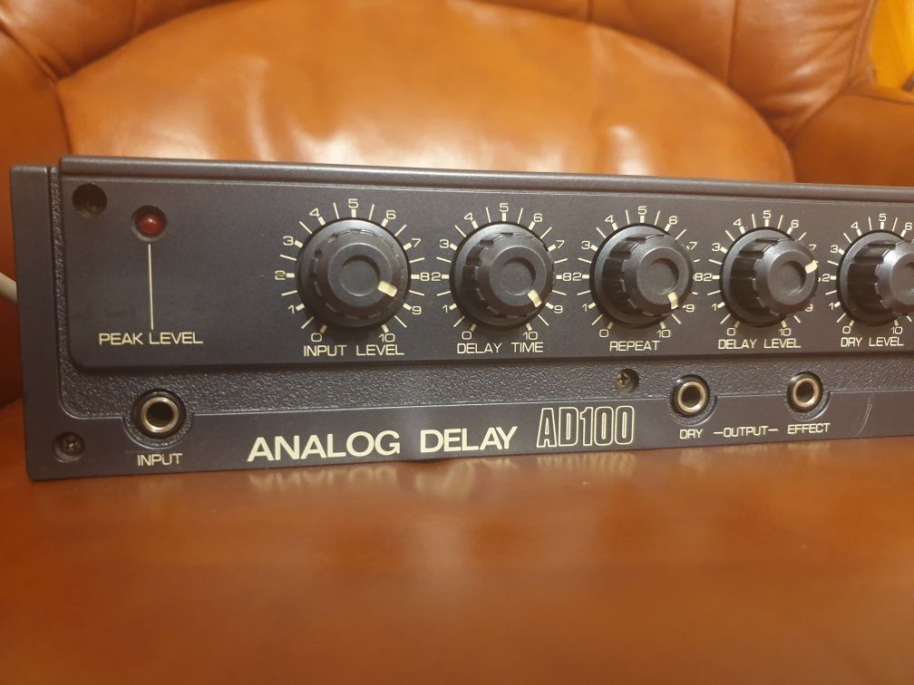 Rar - procesor analog delay AD100 Ibanez
