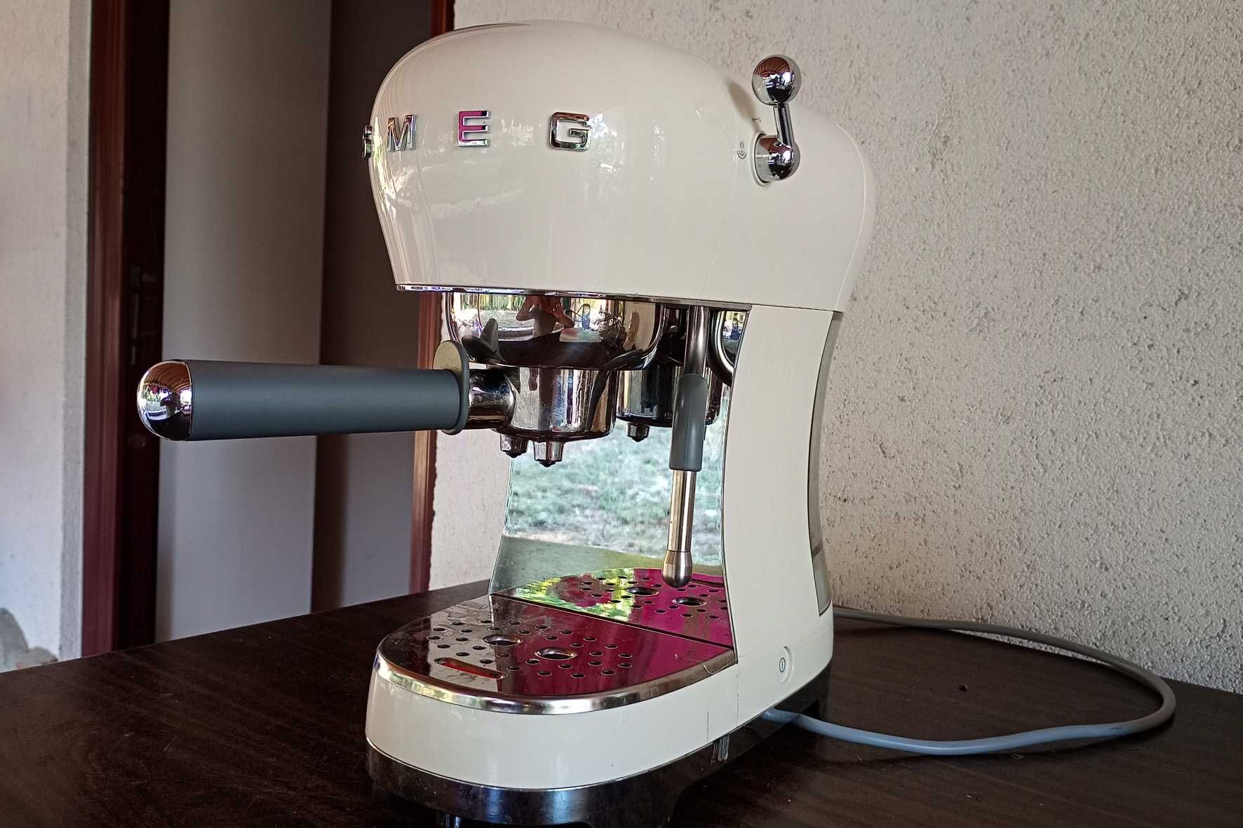 Кафе машина SMEG
