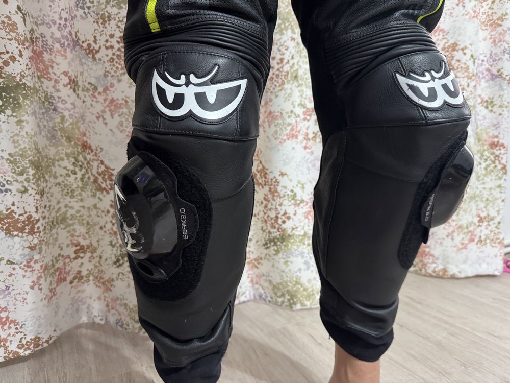 Berik Zakura 56 Costum moto 2 piese