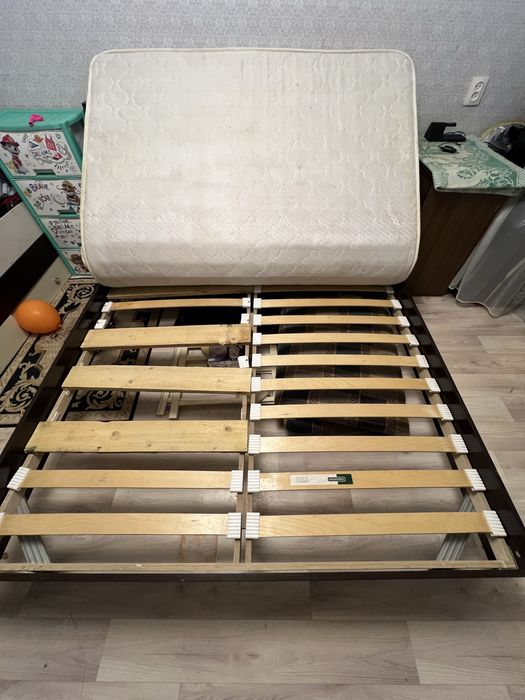 Даром кровать, с Юго-востока