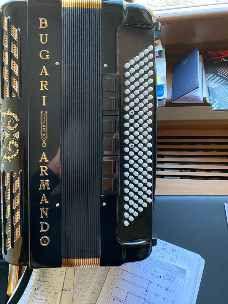 Acordeon gold bugari armando