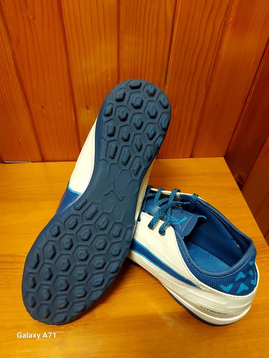 Футболни обувки/сноножки/ puma