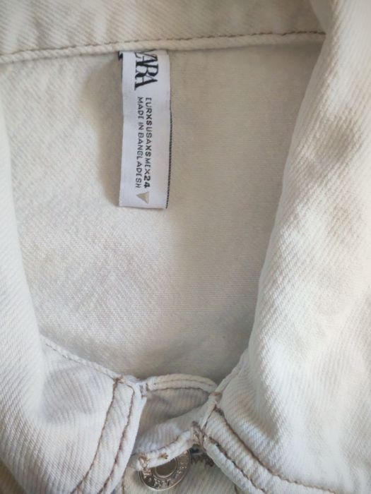 Salopeta blugi marimea XS, purtata de doua ori, impecabila.