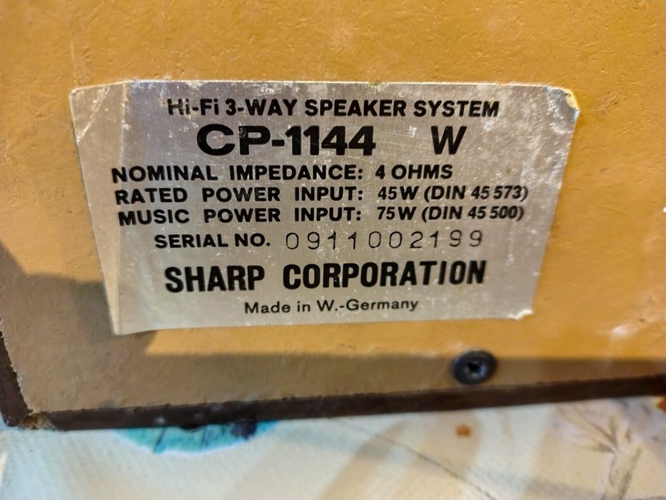 Amplituner, 500,boxe,300, pik-up,600, deck,150, Video.300