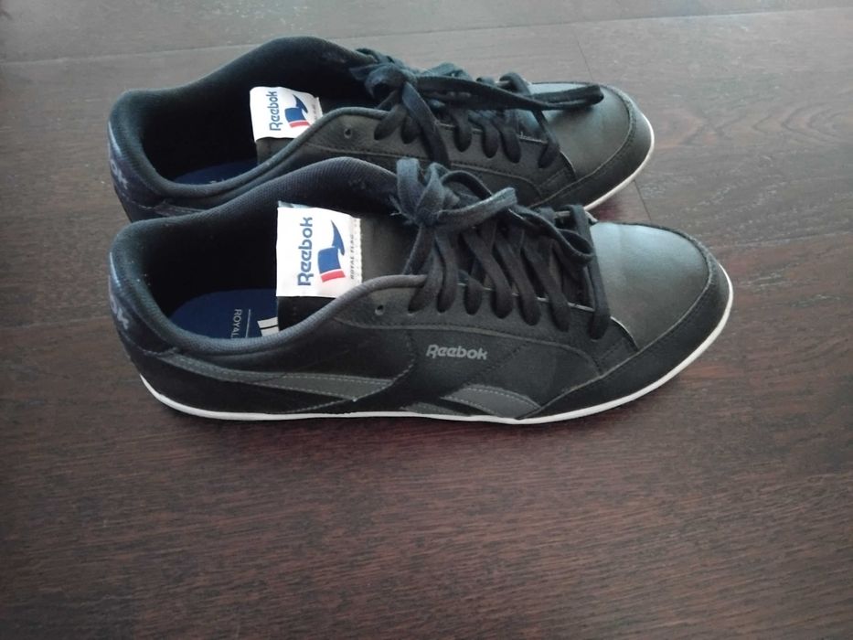 Pantofi sport Reebok,marimea 44,5 ,culoare negru,pret 70 lei