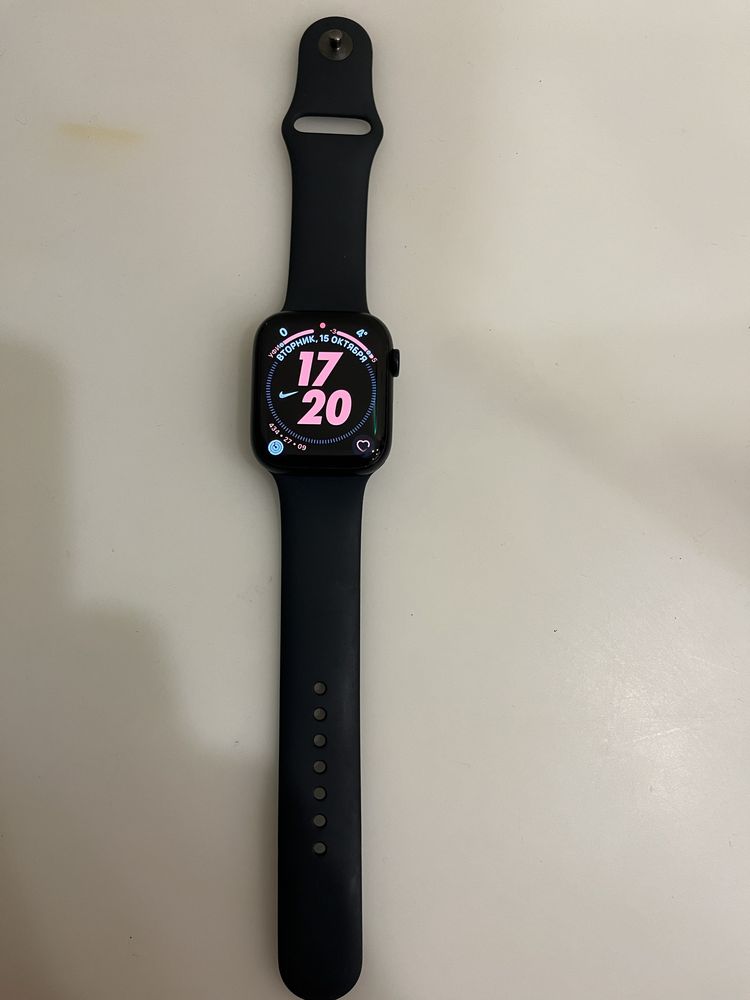 Продам Apple watch 8 45 mm в отличном состоянии