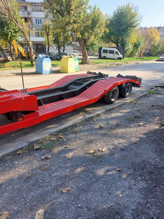 Автовозно ремърке DAF сниска товарна площадка