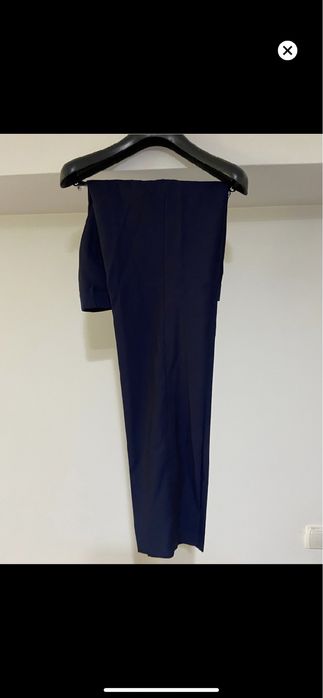 Vând costum  SEROUSSIE