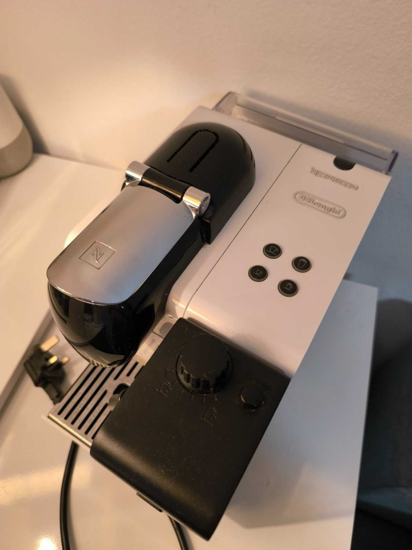 Кафемашина DeLonghi Nespresso